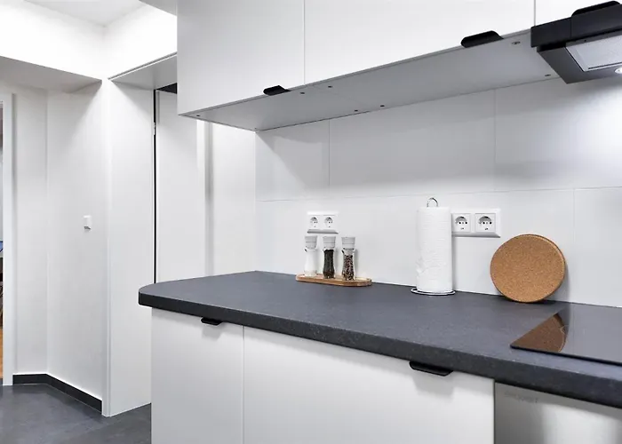 Alfa Stuttgart 2Z-Apartment 4 Betten Smarttv Wlan Nahe Wasen Daimler L Bad & Kueche L 2Br 4 Beds Kitchen Bathroom