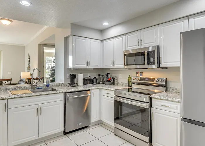 Resort Living! Ponce Inlet Condo Near Beach!