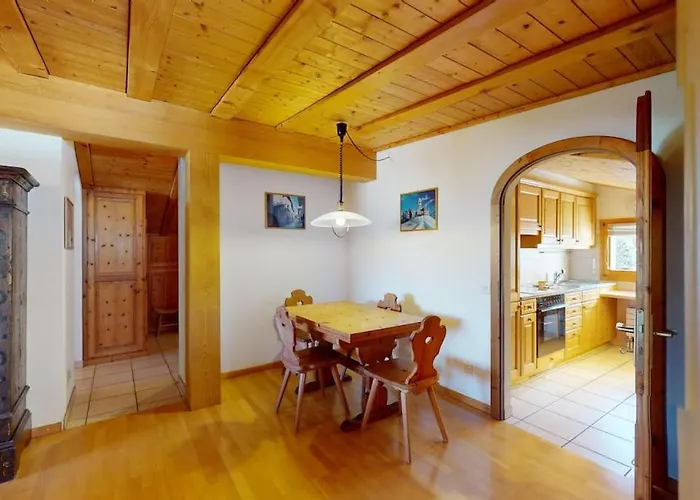 Chesa Susi - Elegant Attic In The Engadine