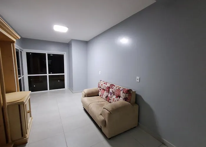 Apartamento2 dormitórios, apenas 250 metros do mar