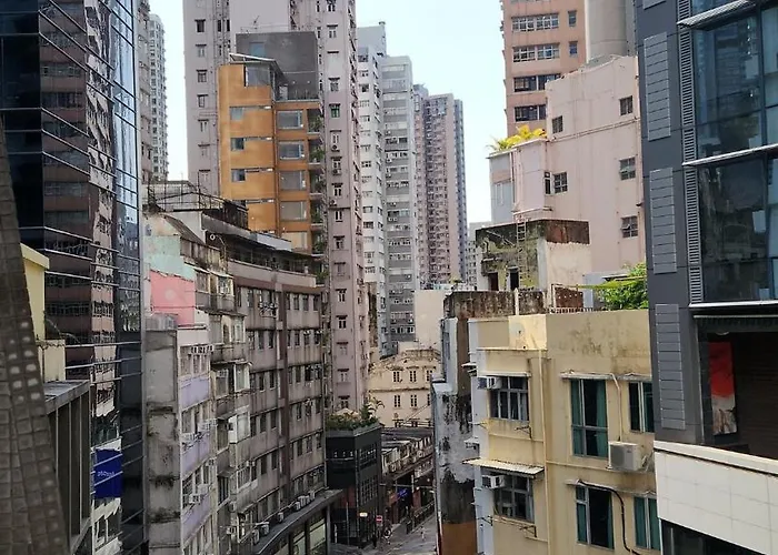 Huge Studio And Rooftop In Central