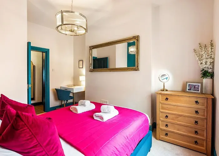 The Seapig - Boutique, Seafront Apartment