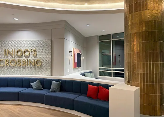 Luxury, Chic, Apt With Game Room, Movie Theatre, & 24Hr Gym
