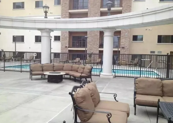 Spacious 2 Bed, 2-Bath Apartment In Monterey Park
