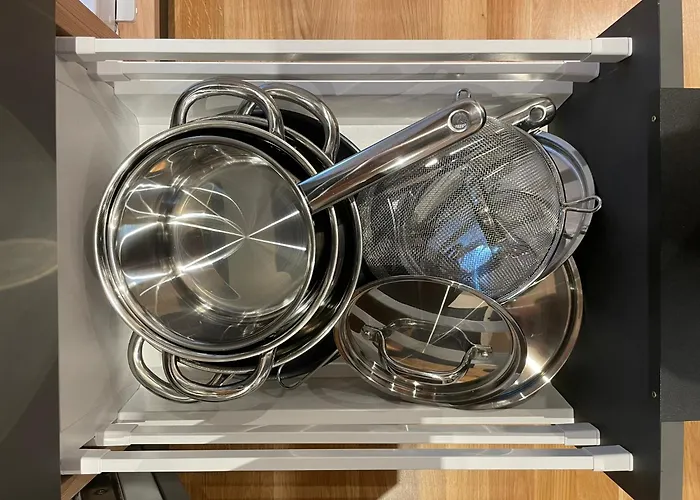 1,5-Zimmer, Top ausgestattet, 4 Pers, Souterrain, Self Check-in, Parkplatz, Netflix&Amazon Prime
