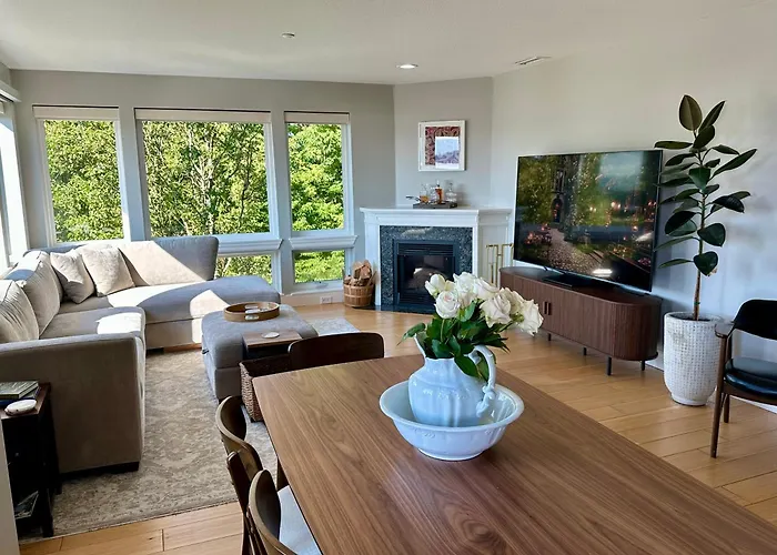 River Views 3Bd 2Ba Luxury Condo Along Columbia Waterfront Renaissance Trail