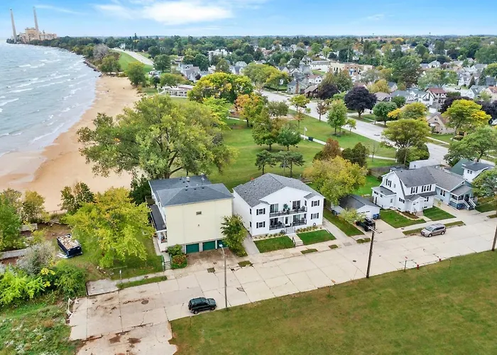 Beachside Condo W Stunning Lake Views