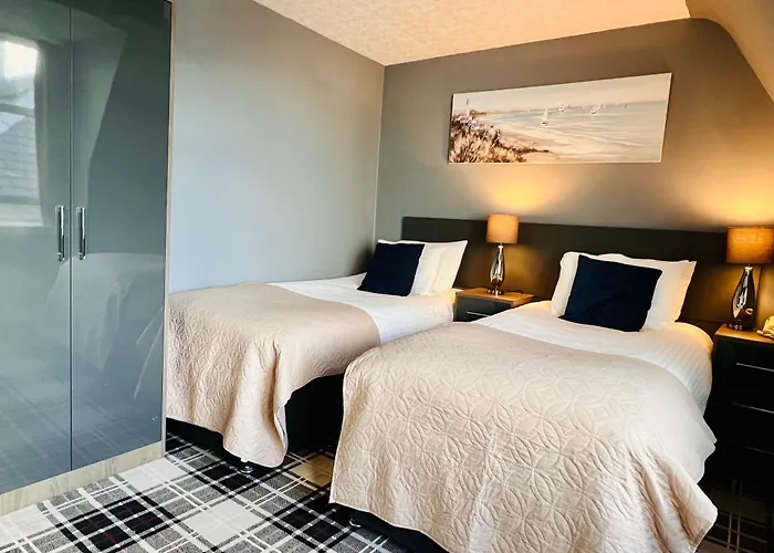 Cullen Bay Hotel
