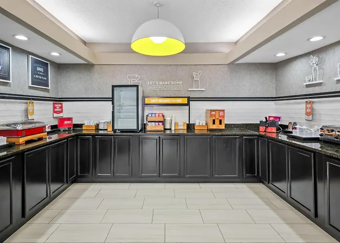 Hampton Inn Bloomington West