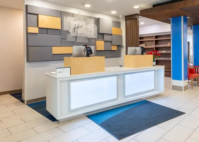 Holiday Inn Express & Suites Macon - I-475 By Ihg