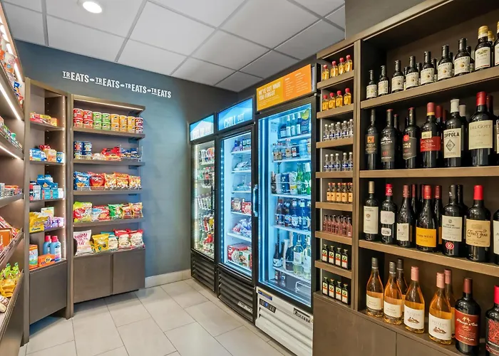 Hampton Inn & Suites Detroit-Canton