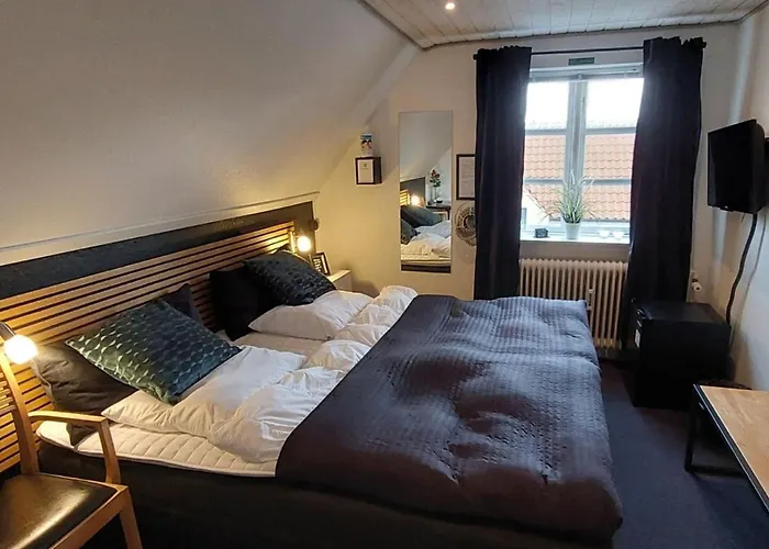 Toftegarden Guesthouse - Apartments & Rooms