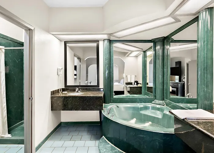 Quality Inn & Suites Monticello