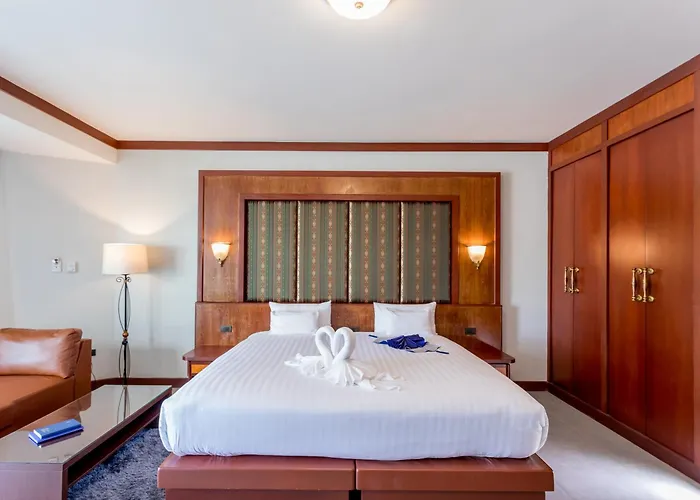 Erawan Phangnga Hotel, Natai Beach