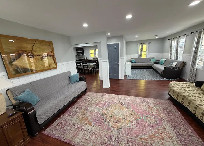 Jd Apartment And House