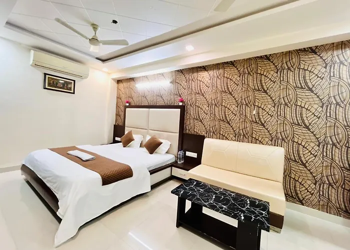 Lijoy Hotel & Restra
