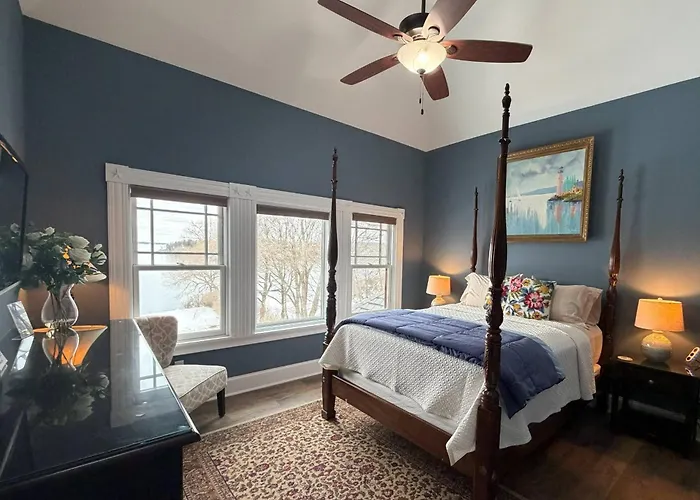 Saltair Inn Waterfront B&B