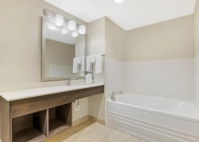 Best Western Plus Centralia Hotel & Suites