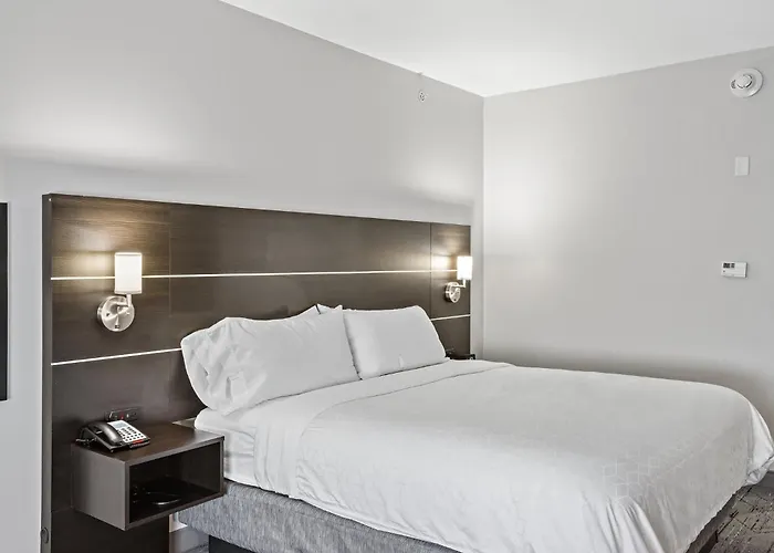 Holiday Inn Express & Suites White Hall By Ihg