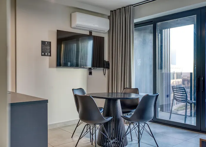 Onyx Hotel