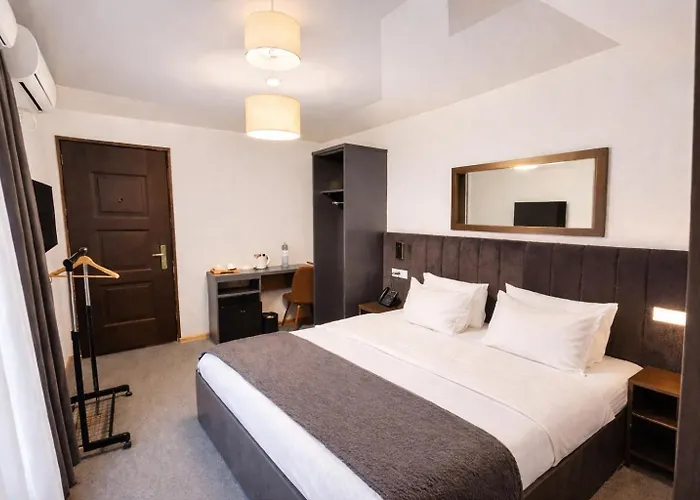 Hotel Green Town