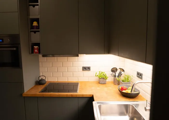 Vintage Meets Moderne