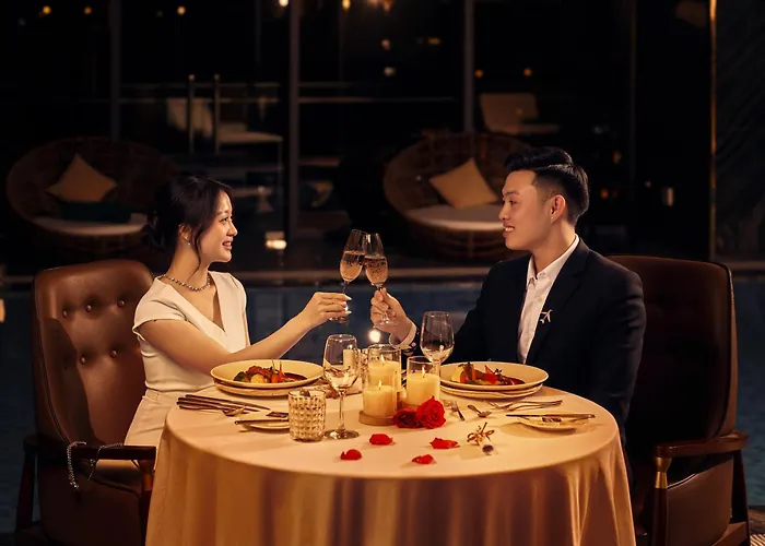 DeLaSea Ha Long Hotel - Modern Bayview Escape