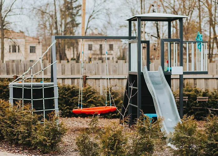 Green Garden & Private Parking Apartments With Playground