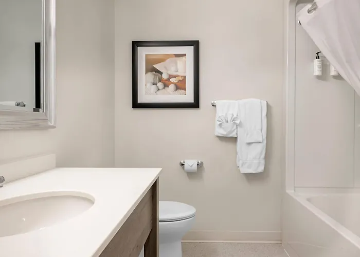Amsterdam Inn & Suites, An Ascend Collection Hotel
