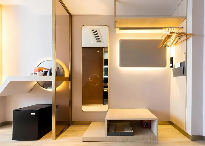 Atour X Hotel Shenzhen Longhua Dalang Commercial Center