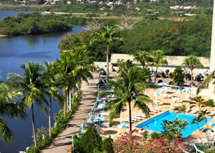 Apart Hotel Alecrim Praia de Camboinhas com Marina pe na areia