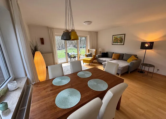 Sonniges Garten-Apartment in ruhiger Parklage