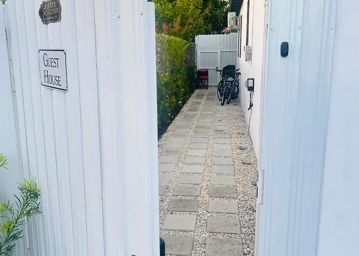 Casamia Private Studio Near Wynwood & Design District W Free Parking & Bikes