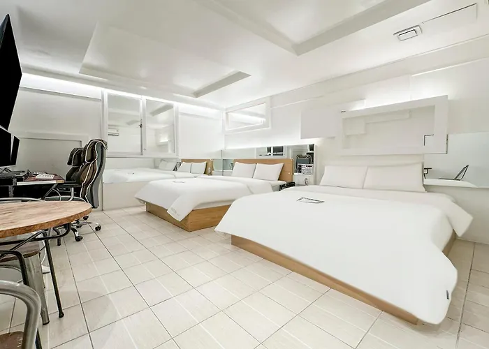 S Hotel