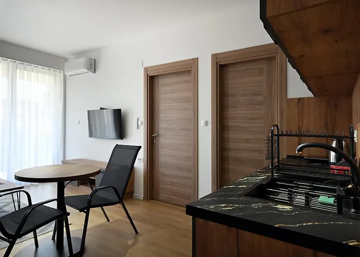 Lakeview Apartments