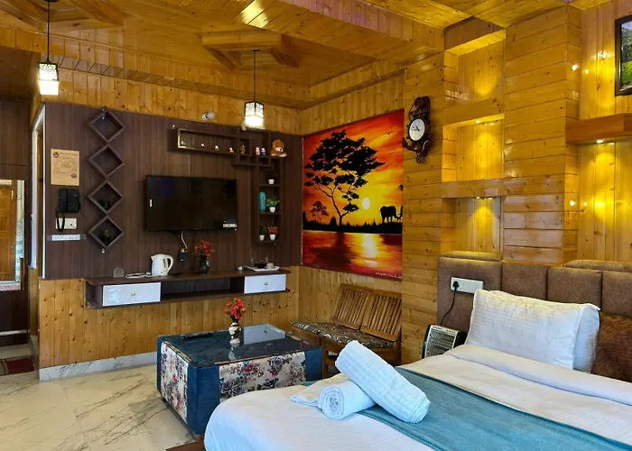 Cafe Saffron Sips & Stays - Alpine Suites Naggar Near Manali