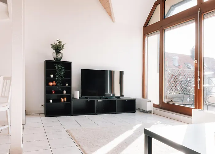 Grosse Galerie-Wohnung für 7 Gäste - Airport Messe Stuttgart - Balkon - Parkplatz