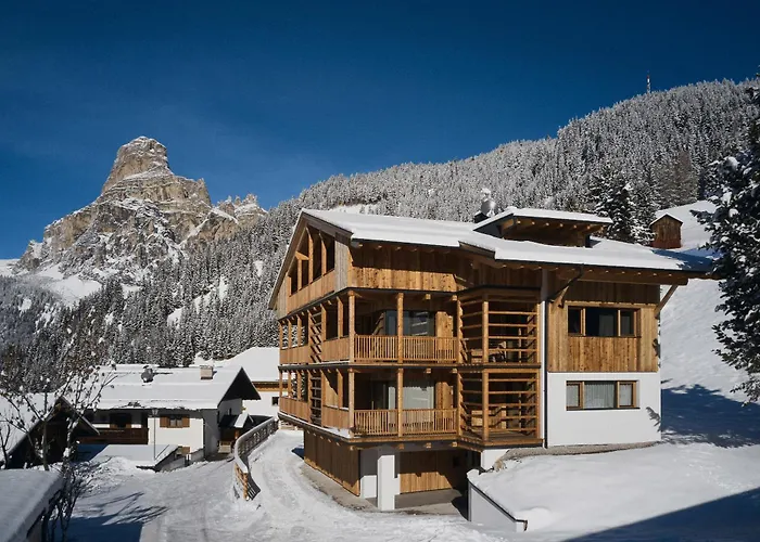 Les Pares Hideaway Apartments