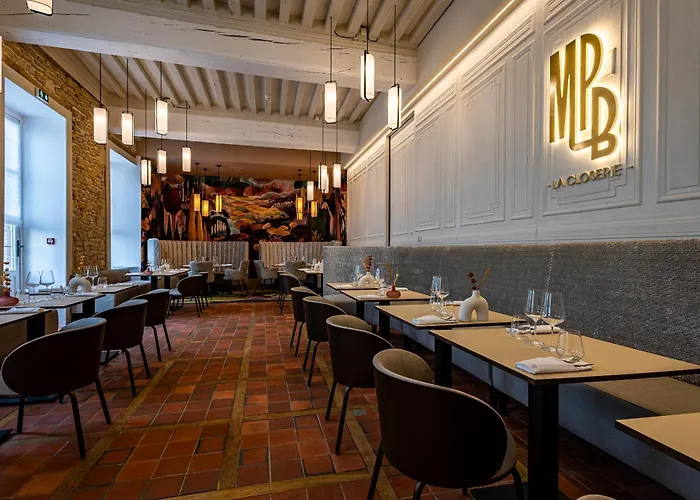 Maison Philippe Le Bon Hotel, Restaurant & Bar Le 19