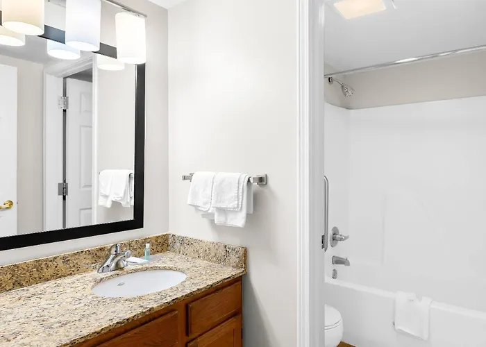 Mainstay Suites Middleburg Heights Cleveland Airport