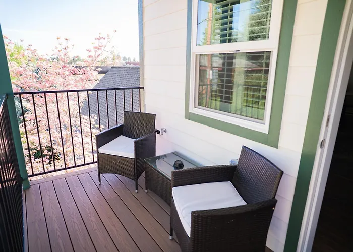 Grass Valley Courtyard Suites