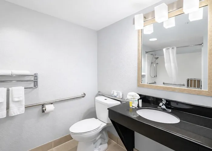 Greenfield Inn & Suites Owensboro, Ky Airport