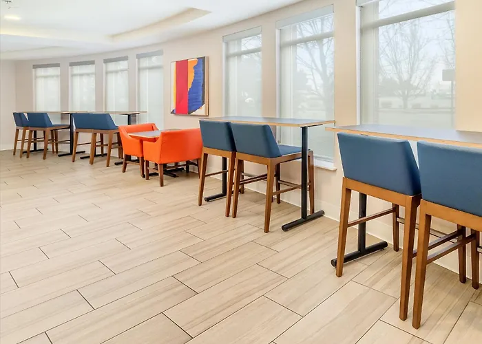 Holiday Inn Express & Suites Medford-Central Point