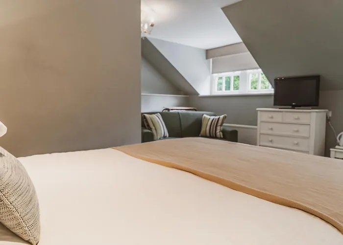 Briery Wood Hotel