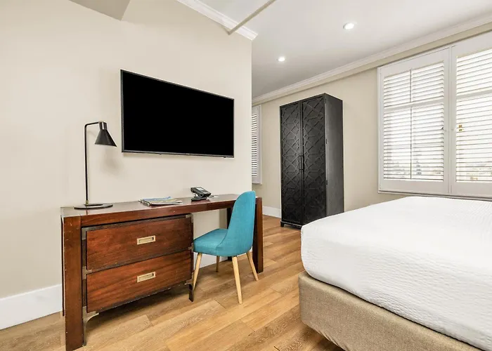 Hotel Petaluma, Tapestry Collection By Hilton