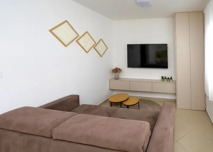 Apartments Nina