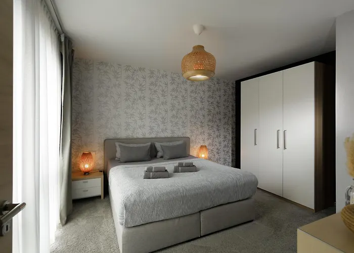 Monopol Apartments