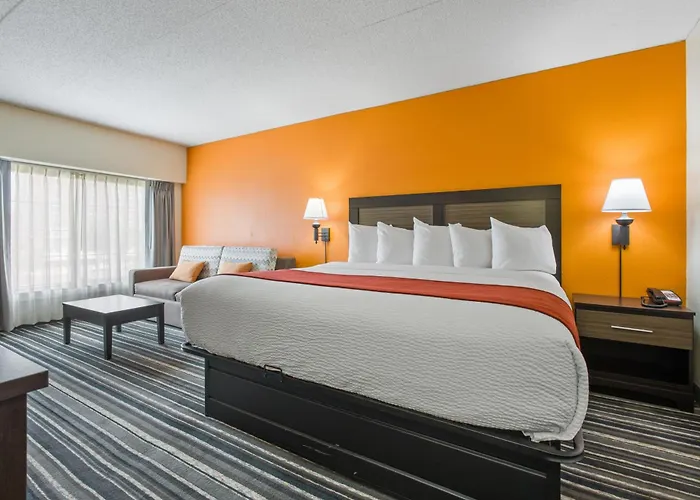 Crossroads Hotel And Huron Event Center