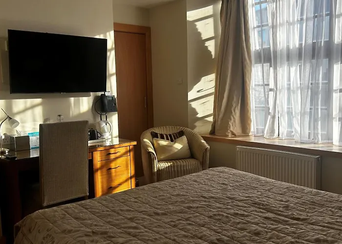 Albert Hotel