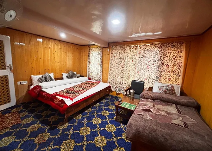 Hotel Bright Palace